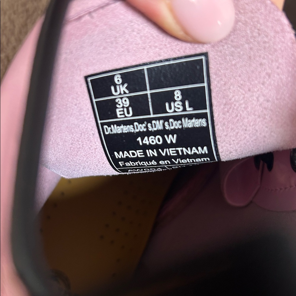 Doc Martens pale pink patent leather style 1460 combat boots. Worn once? Size 8 - Picture 16 of 16